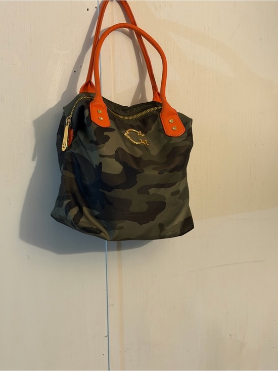 Source Unknown Handbags - Source Unknown Green Camo Tote with Orange Handles